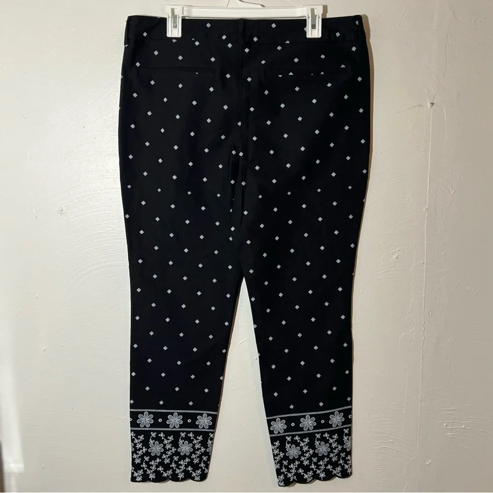 Old Navy Mid Rise Pixie Scallop Pants Size 14